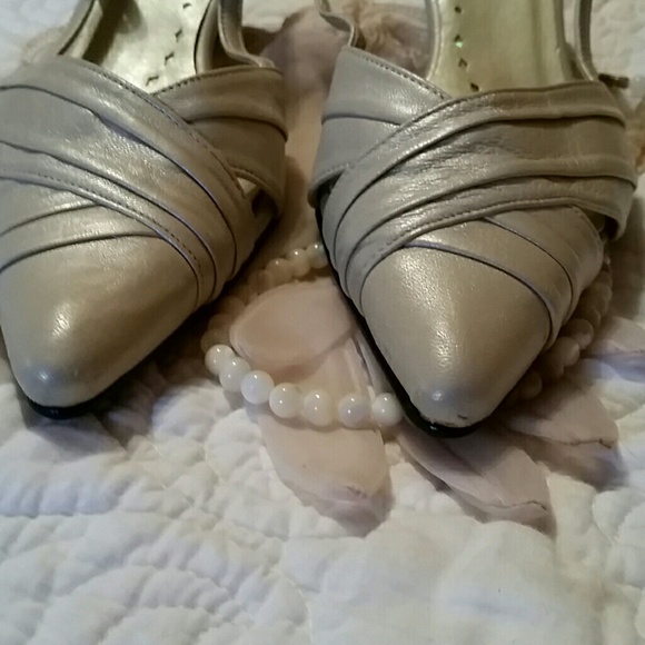 Yellow Cab Women's Dressy Shoes - Picture 8 of 8